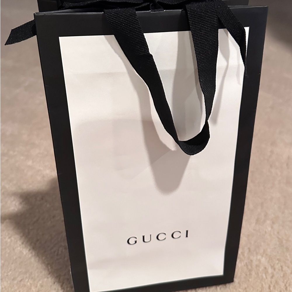 Gucci shopping bag
